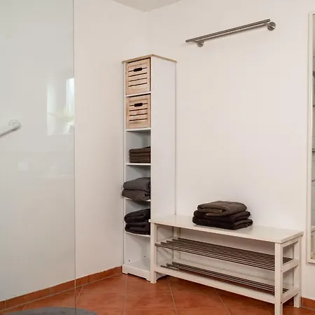 Yn E Homeie דירה *