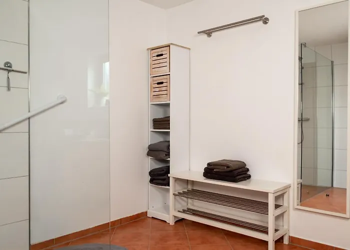 Yn E Homeie דירה *